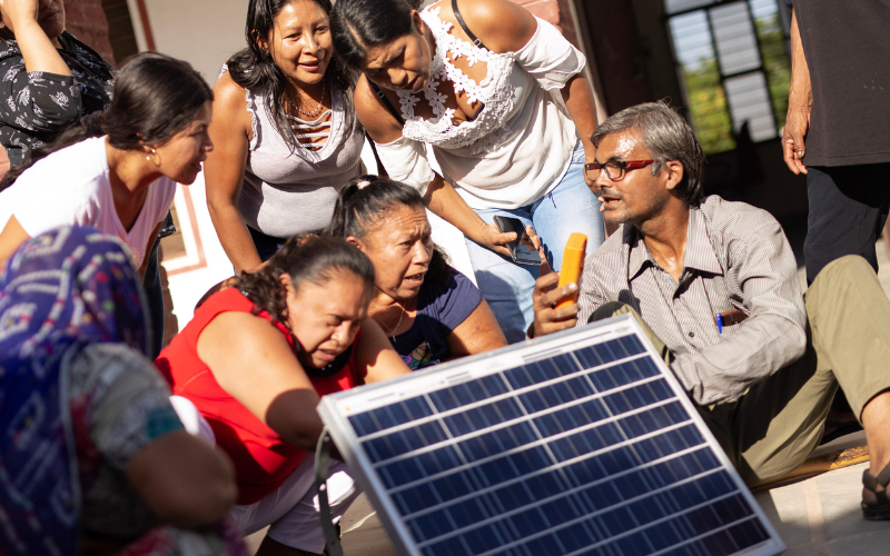 Mite Barefoot College International women solar