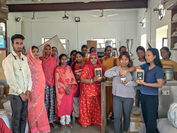 Indian women training solar mama