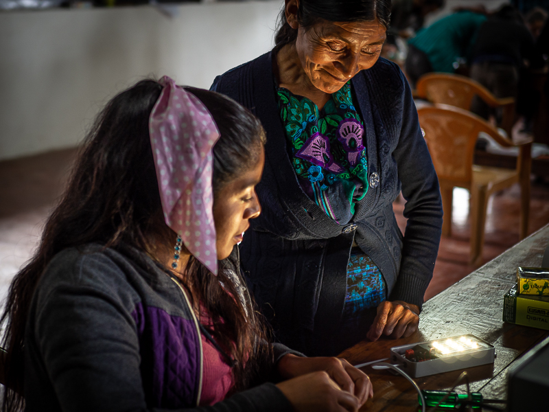 Guatemalan solar mama barefoot college